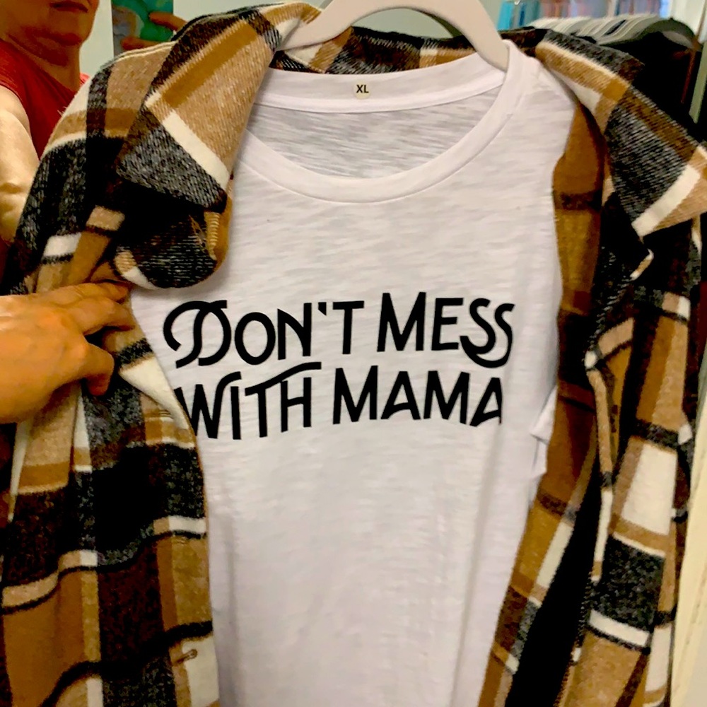 Cute “DON’T MESS WITH MAMA” Tee in heathered white